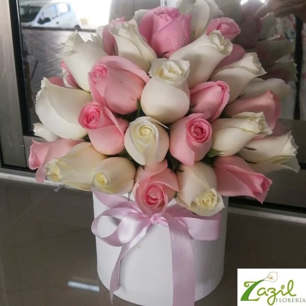 Clave 176 Caja con Rosas Blancas y color rosa