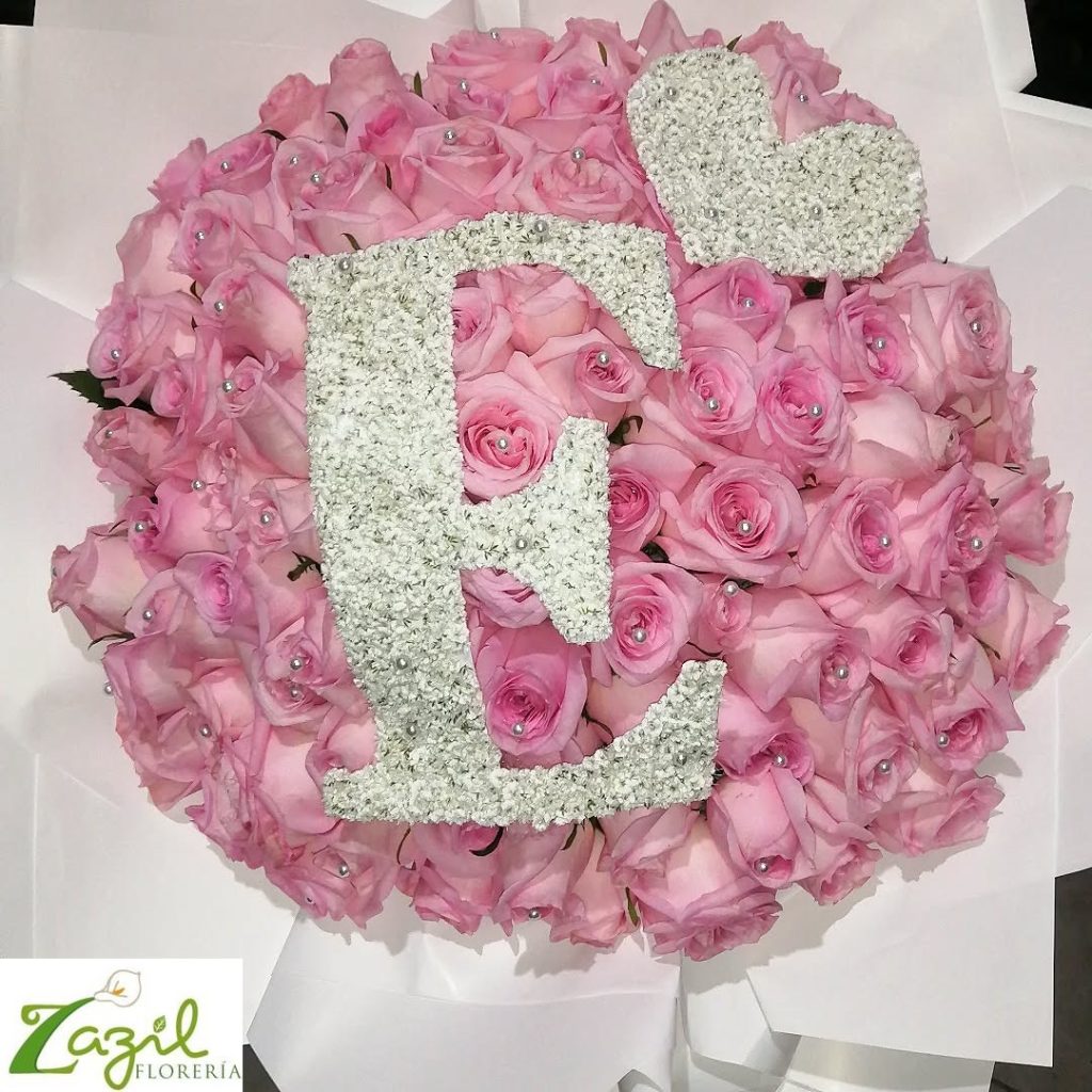 Ramo de 100 rosas con letra y corazón